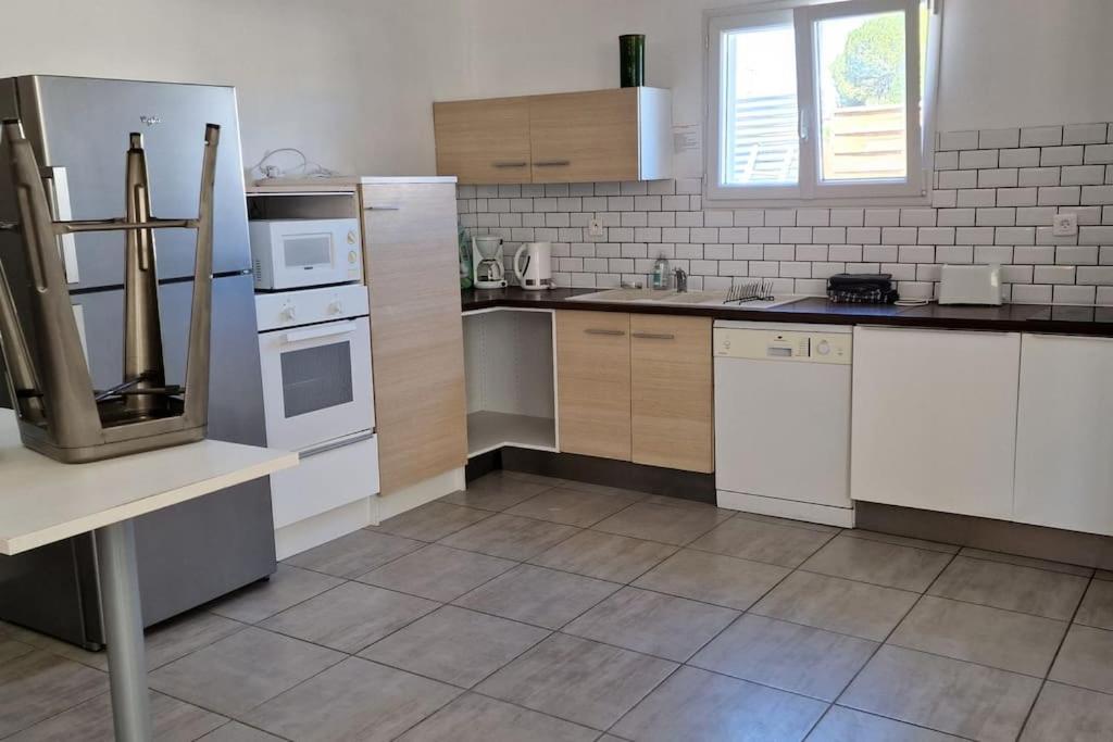 Villa Pour 10 Personnes Avec Piscine Et Jacuzzi Alès Exterior foto